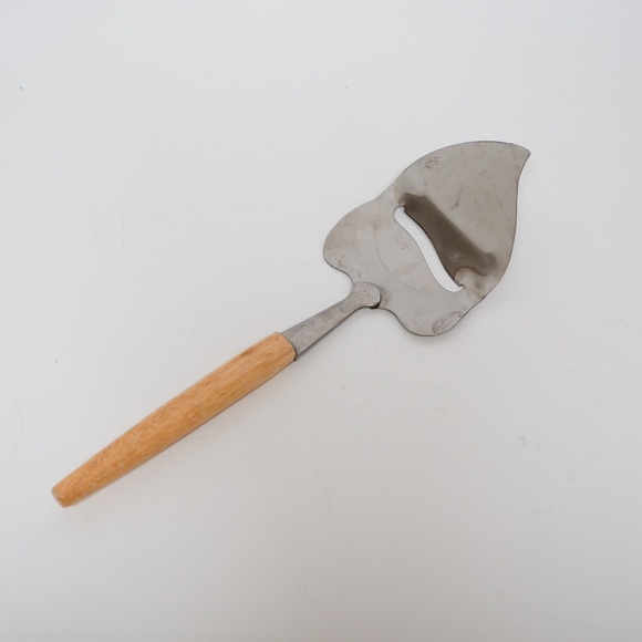 Vintage wood handled stainless steel cheese slicer - Picture 1 of 1